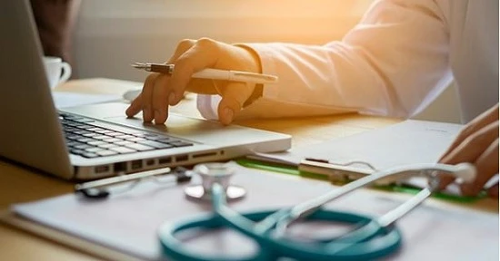 Перехід на е-лікарняні відтермінували через війну